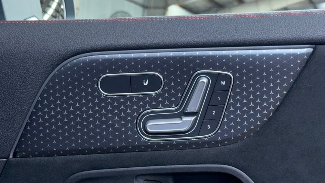 2024 Mercedes-benz GLA 200, Automatic, 14163 km, Drivers Side Adjustment Panel