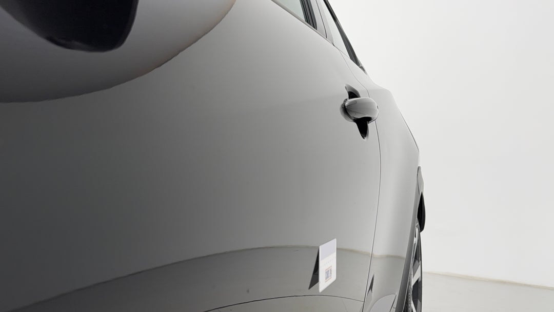 2023 Nissan Juke St-l, Automatic, 63341 km, Doors Front LHS Dent