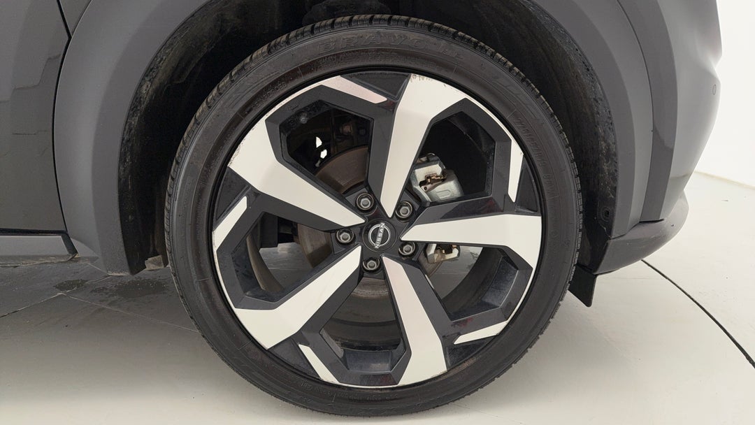 2023 Nissan Juke St-l, Automatic, 63341 km, Right Front Wheel