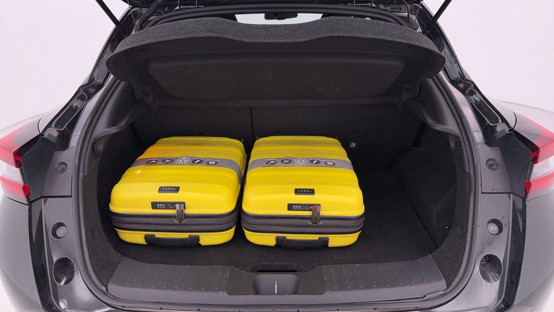 2023 Nissan Juke St-l, Automatic, 63341 km, Boot Inside View with Luggage