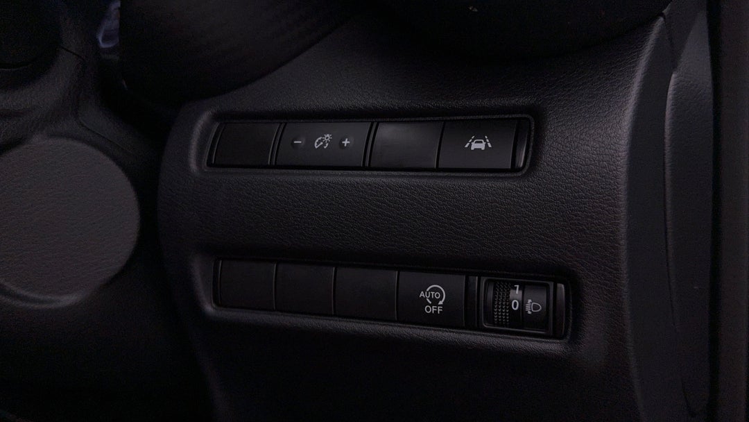 2023 Nissan Juke St-l, Automatic, 63341 km, Utility Switches/Buttons