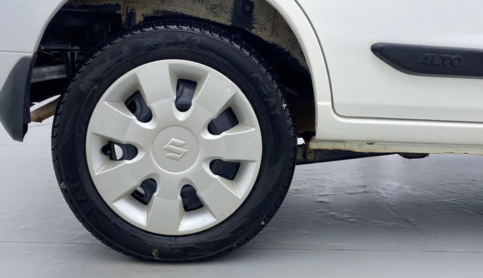 2014 Maruti Alto K10 VXI P, Petrol, Manual, 33,955 km, Right Rear Wheel