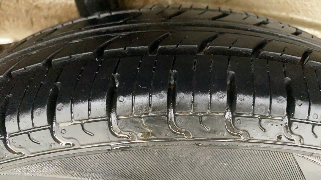 Right Rear Tyre Tread