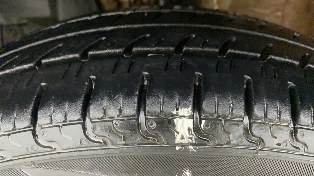 Left Front Tyre Tread