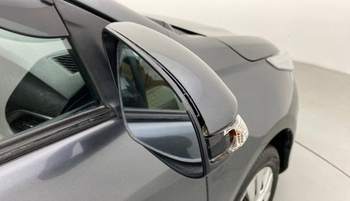 2018 Toyota YARIS G CVT, Petrol, Automatic, 68,950 km, Right rear-view mirror - Indicator light has minor damage