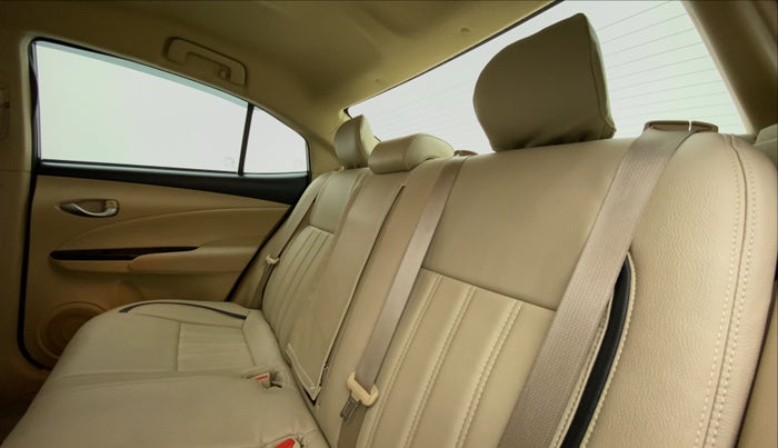 2018 Toyota YARIS G CVT, Petrol, Automatic, 68,950 km, Right Side Rear Door Cabin