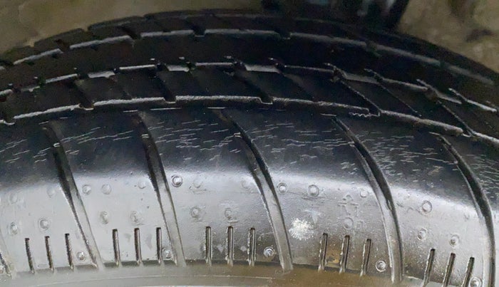 2017 Maruti Celerio ZXI D, Petrol, Manual, 36,857 km, Right Rear Tyre Tread
