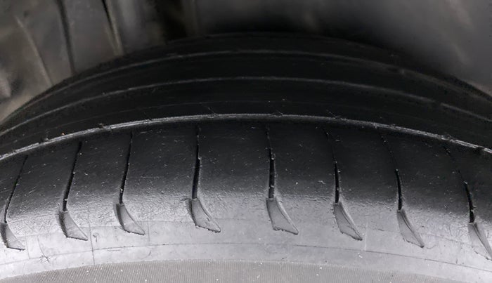 2018 Maruti S Cross ZETA 1.3 SHVS, Diesel, Manual, 92,395 km, Right Rear Tyre Tread
