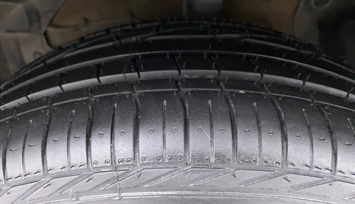 2018 Maruti S Cross ZETA 1.3 SHVS, Diesel, Manual, 92,395 km, Left Front Tyre Tread