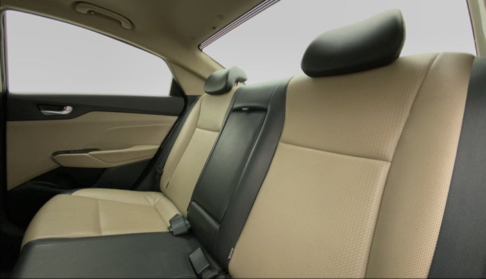 2018 Hyundai Verna 1.6 VTVT SX (O) AT, Petrol, Automatic, 33,112 km, Right Side Rear Door Cabin
