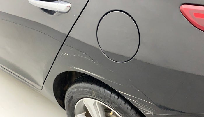 2018 Hyundai Verna 1.6 VTVT SX (O) AT, Petrol, Automatic, 33,112 km, Left quarter panel - Minor scratches