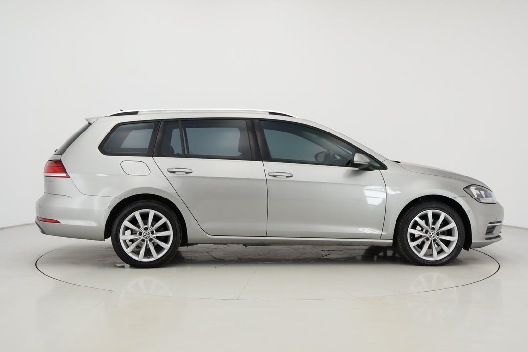 2018 Volkswagen Golf 110 Tsi Comfortline, Automatic, 84471 km, Right Side View