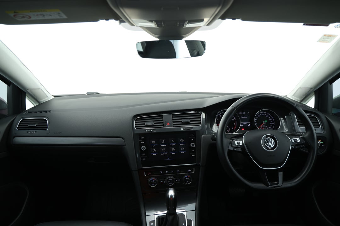 2018 Volkswagen Golf 110 Tsi Comfortline, Automatic, 84471 km, Dashboard View