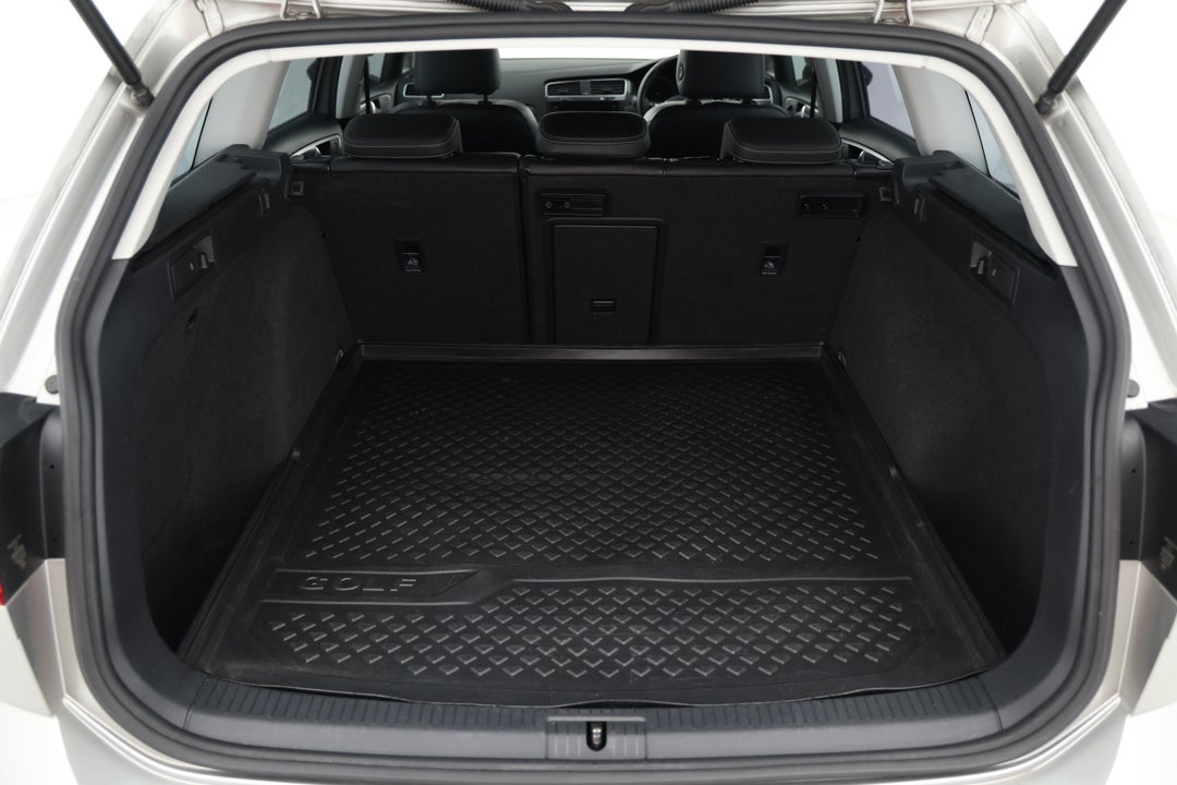 2018 Volkswagen Golf 110 Tsi Comfortline, Automatic, 84471 km, Boot Inside View