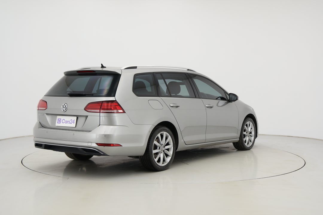 2018 Volkswagen Golf 110 Tsi Comfortline, Automatic, 84471 km, Right Back Diagonal (45- Degree) View