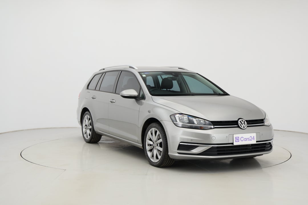 2018 Volkswagen Golf 110 Tsi Comfortline, Automatic, 84471 km, Right Front Diagonal (45- Degree) View