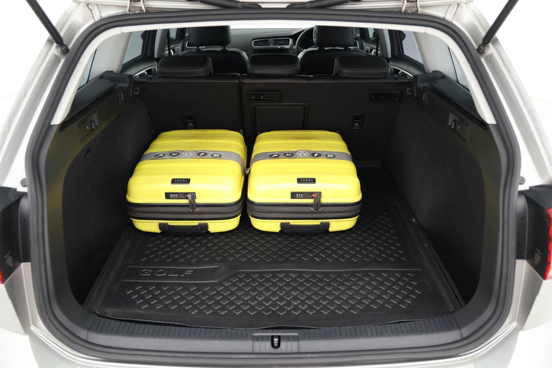 2018 Volkswagen Golf 110 Tsi Comfortline, Automatic, 84471 km, Boot Inside View with Luggage