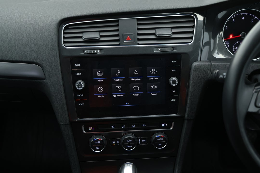 2018 Volkswagen Golf 110 Tsi Comfortline, Automatic, 84471 km, Center Console