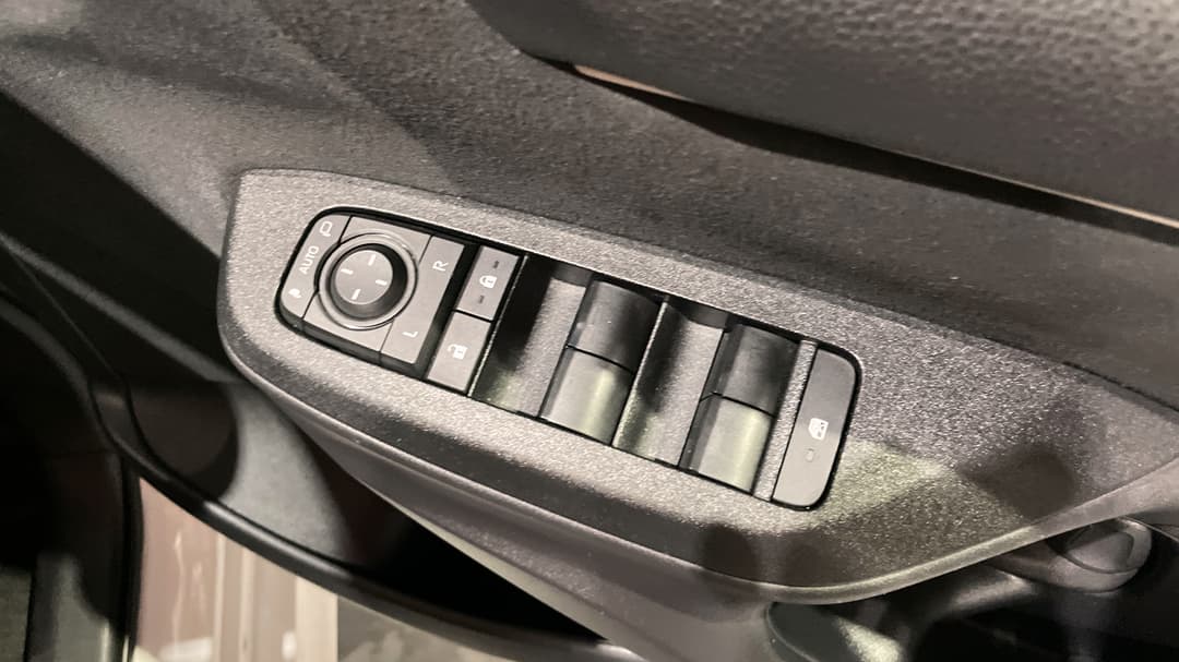 2024 Toyota Yaris Ascent Sport Hybrid, Automatic, 32050 km, Drivers Side Door Panel Controls