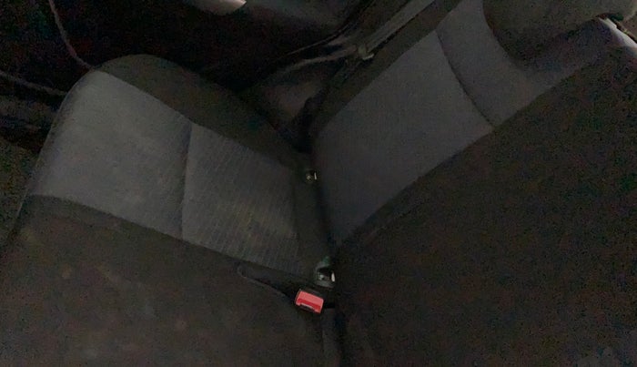 2021 Maruti Baleno ALPHA CVT PETROL 1.2, Petrol, Automatic, 42,148 km, Second-row right seat - Cover slightly stained
