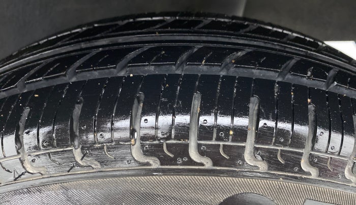 2018 Datsun Redi Go T (O), Petrol, Manual, 8,560 km, Left Rear Tyre Tread