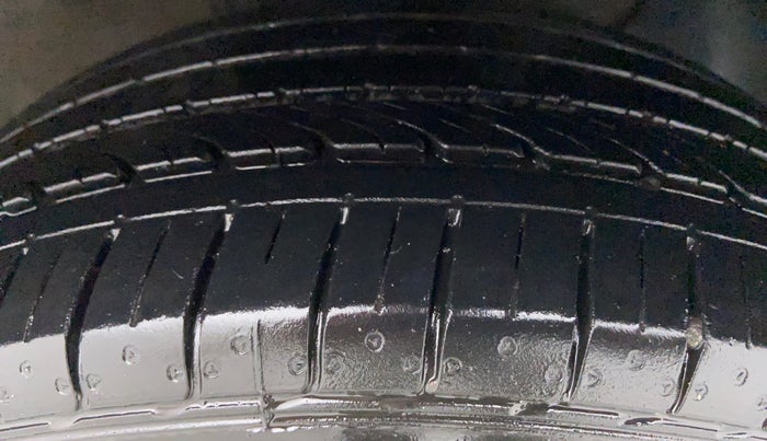 2015 Hyundai Elite i20 SPORTZ (O) 1.2, Petrol, Manual, 66,692 km, Right Front Tyre Tread