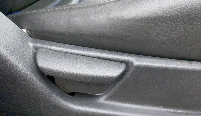2013 Hyundai Eon ERA +, Petrol, Manual, 57,811 km, Driver Side Adjustment Panel