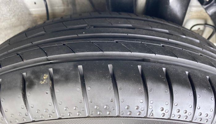 2017 Hyundai Elite i20 SPORTZ 1.2, Petrol, Manual, 55,381 km, Left Rear Tyre Tread