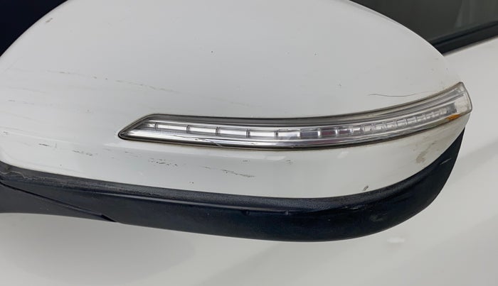 2017 Hyundai Elite i20 SPORTZ 1.2, Petrol, Manual, 55,381 km, Left rear-view mirror - Cover has minor damage