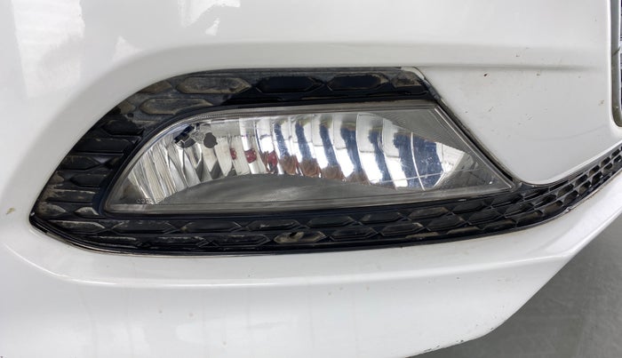 2017 Hyundai Elite i20 SPORTZ 1.2, Petrol, Manual, 55,381 km, Right fog light - Not fixed properly