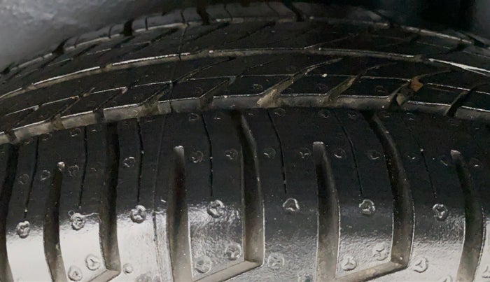 2014 Maruti Ritz VXI BS IV, Petrol, Manual, Left Rear Tyre Tread