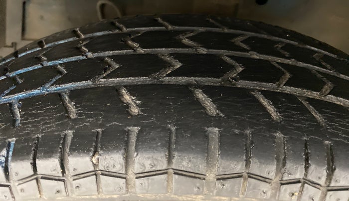 2014 Maruti Swift Dzire VXI, Petrol, Manual, 51,105 km, Left Front Tyre Tread