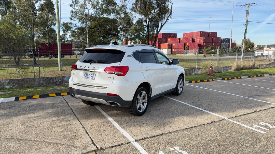 Right Back Diagonal (45- Degree) View