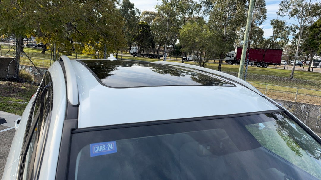 Roof/Sunroof View