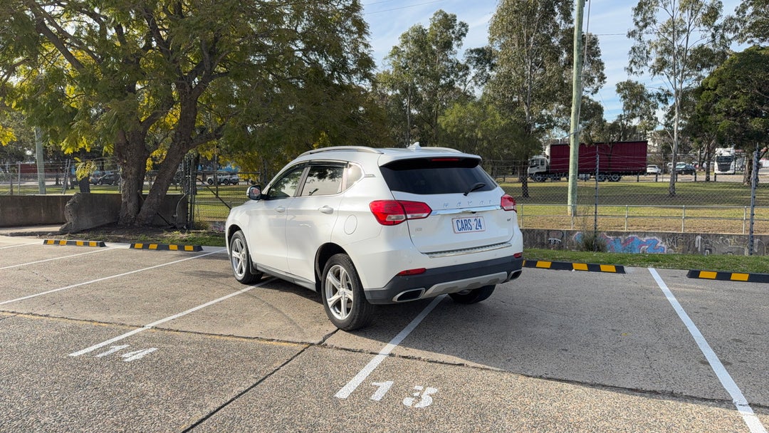 Left Back Diagonal (45- Degree) View