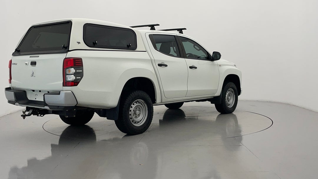 Right Back Diagonal (45- Degree) View