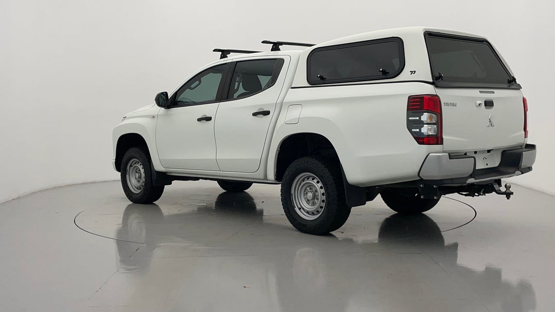 Left Back Diagonal (45- Degree) View