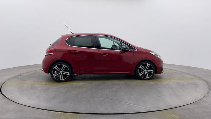 Peugeot 208-Right Side View