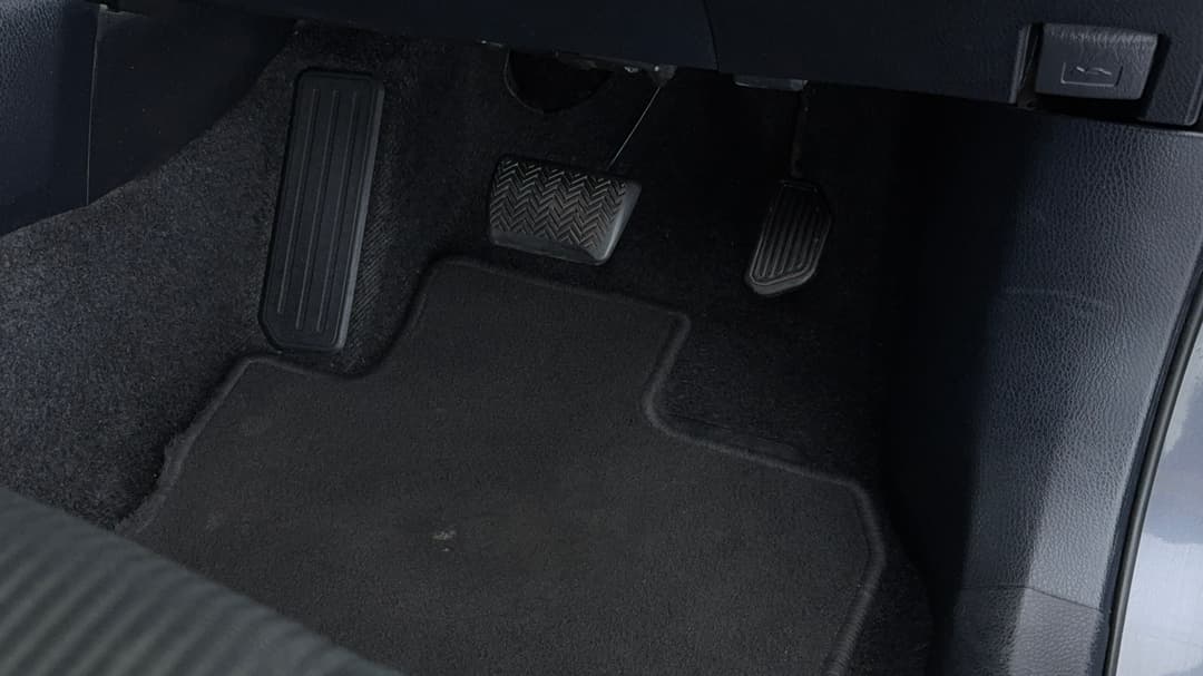 2018 Toyota RAV4 Gx (2WD), Automatic, 139062 km, Pedals and Footmat