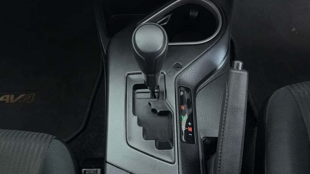 2018 Toyota RAV4 Gx (2WD), Automatic, 139062 km, Gear Lever 