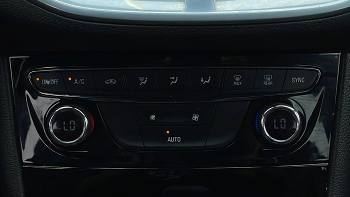 Opel Astra-Automatic Climate Control