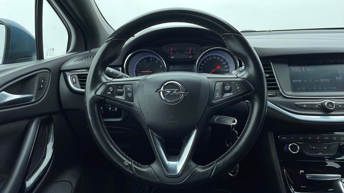 Opel Astra-Steering Wheel Close-up