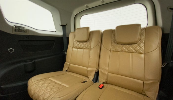 2019 Mahindra XUV500 W11(O), Diesel, Manual, 53,937 km, Third Seat Row ( optional )