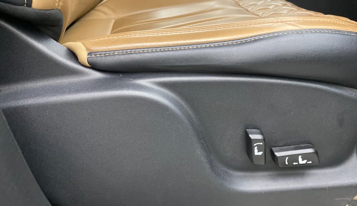2019 Mahindra XUV500 W11(O), Diesel, Manual, 53,937 km, Driver Side Adjustment Panel