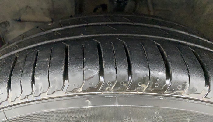 2015 Honda City SV MT PETROL, Petrol, Manual, 72,662 km, Left Front Tyre Tread