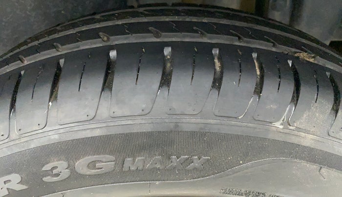 2014 Maruti Swift VXI D, Petrol, Manual, 53,190 km, Left Rear Tyre Tread