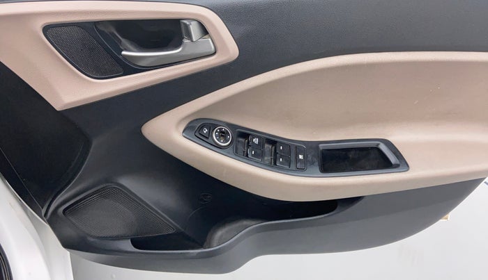 2016 Hyundai Elite i20 SPORTZ 1.2, Petrol, Manual, 85,147 km, Driver Side Door Panel Controls