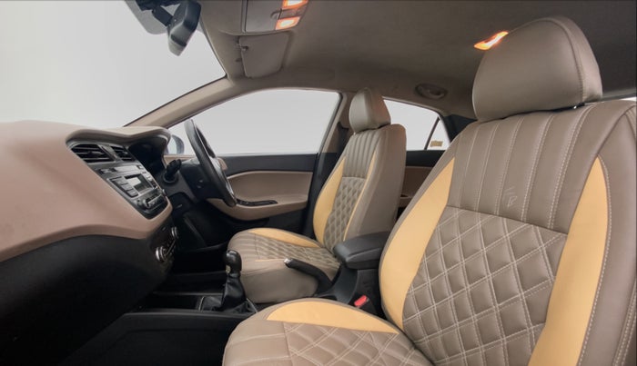 2016 Hyundai Elite i20 SPORTZ 1.2, Petrol, Manual, 85,147 km, Right Side Front Door Cabin View