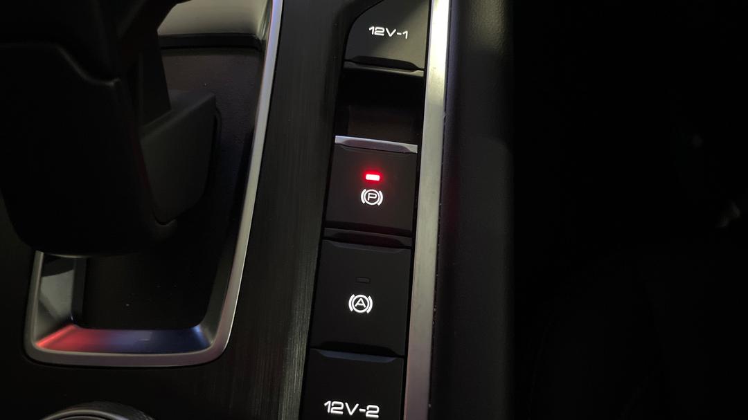 2025 GWM Cannon Lux (4x4), Automatic, 8742 km, Handbrake
