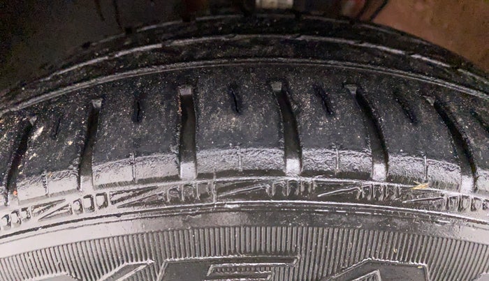 2014 Volkswagen Polo COMFORTLINE 1.2L PETROL, Petrol, Manual, 42,789 km, Left Front Tyre Tread